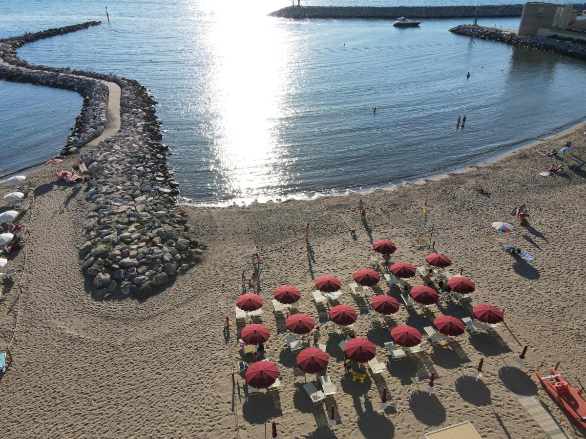 Miio Hotel San Vincenzo Eksteriør billede